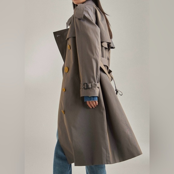 Burberry trench coat - Like new - Picture 1 of 6